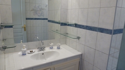 Lavabo de la salle de bains Lavabo de la salle de bains